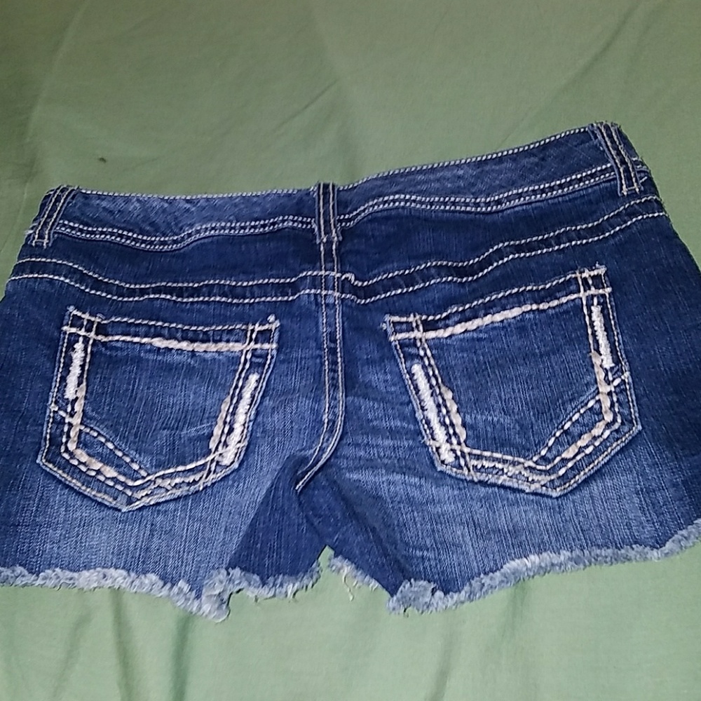 Shorts - Picture 3 of 3